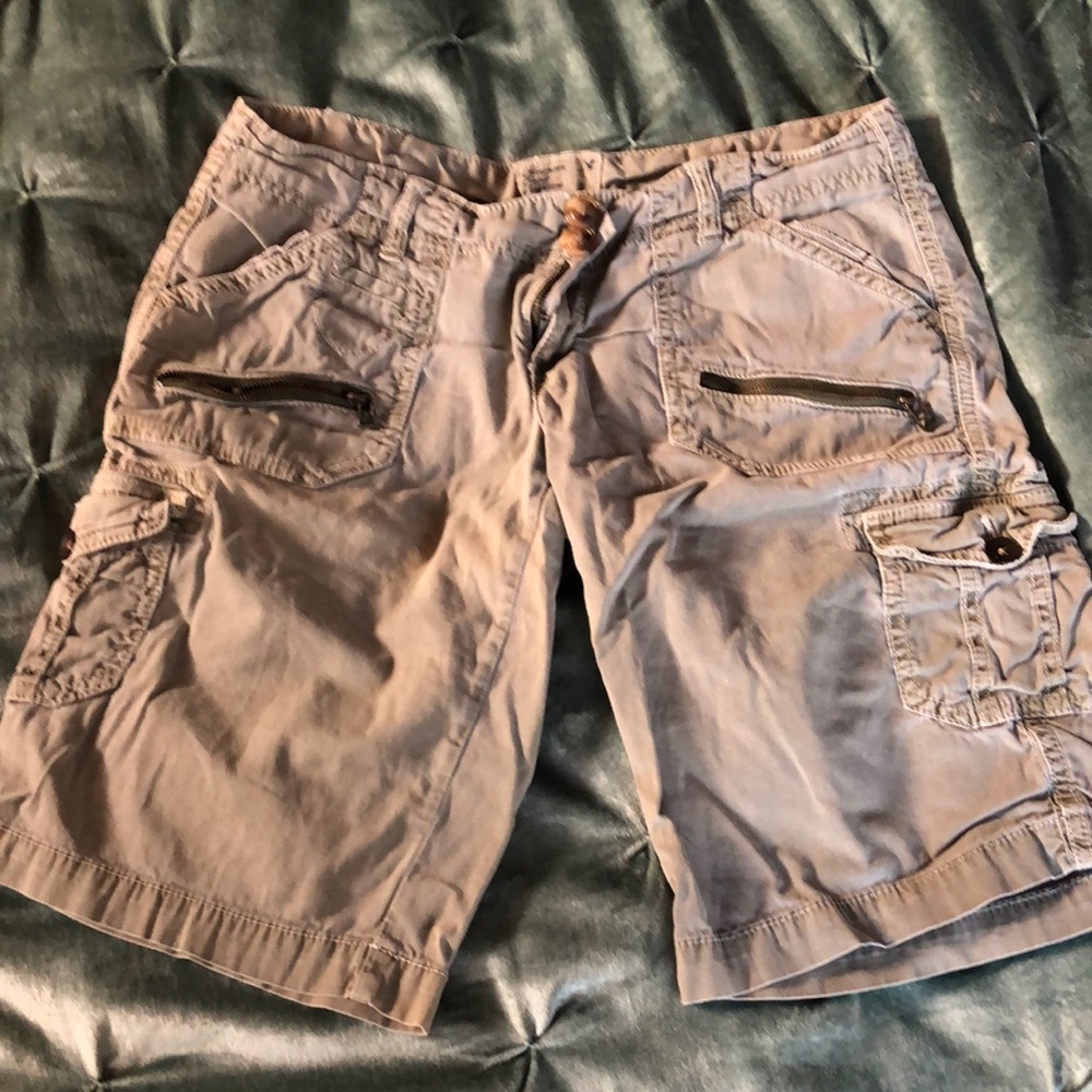 American Eagle Outfitters women’s cargo shorts 2